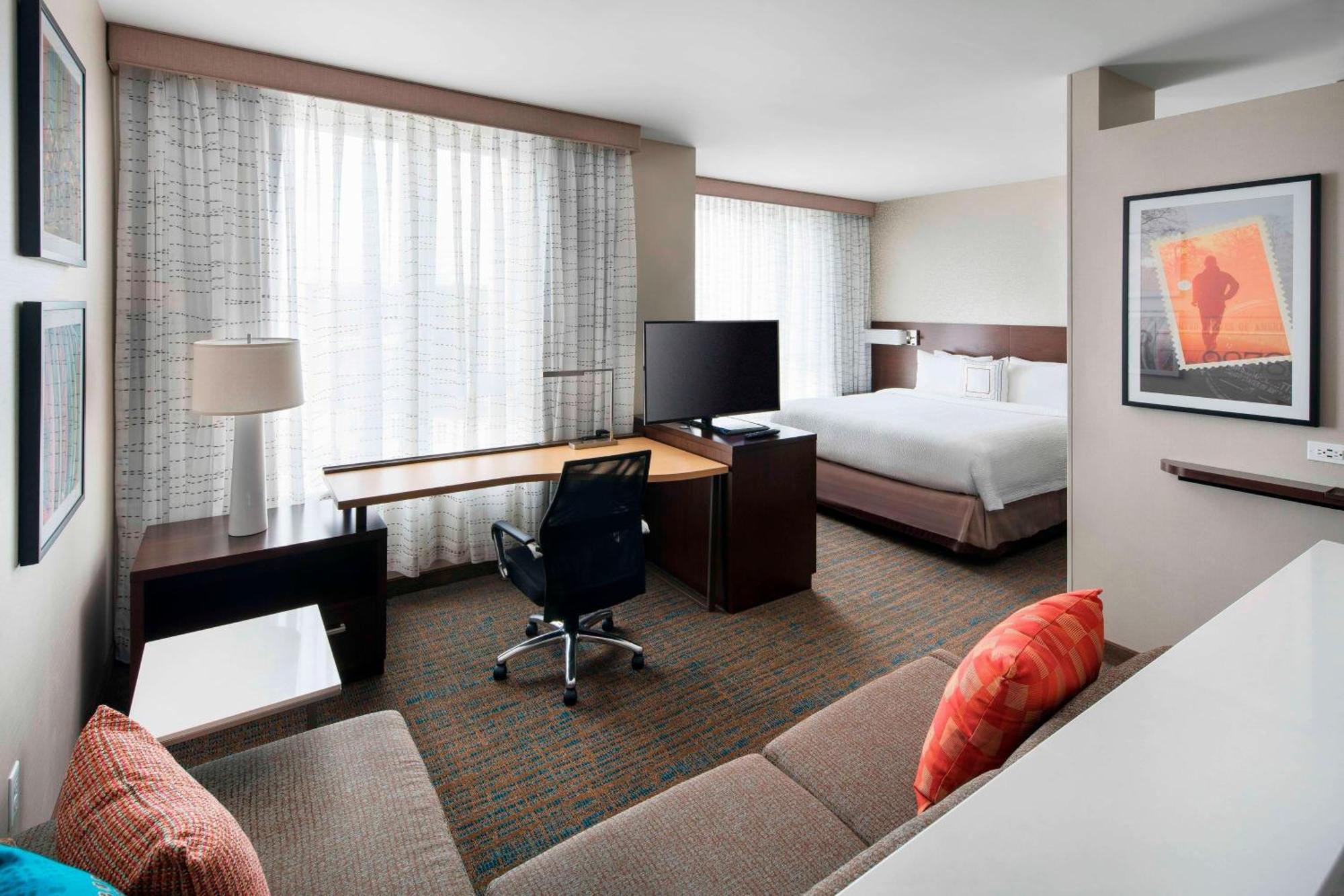 Hotel By Marriott Boston 3*