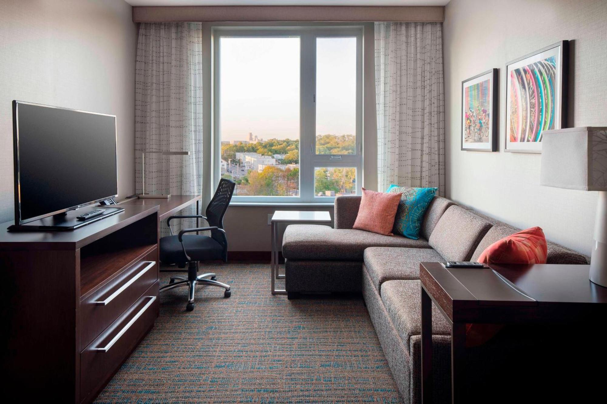 Hotel By Marriott Boston Watertown